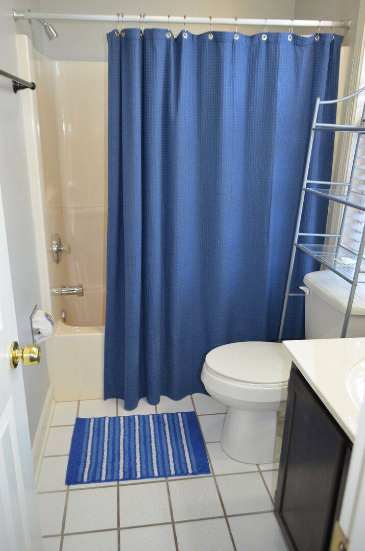 Downstairs Bathroom with Tub/Shower Combo Downstairs Bathroom with Tub/Shower Combo