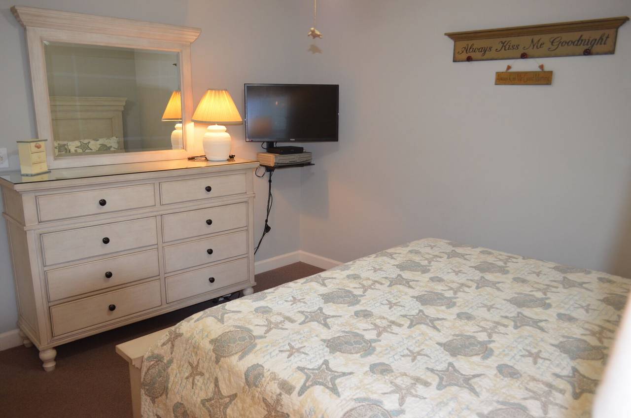 Bedroom 3 with Flat Screen TV Bedroom 3 with Flat Screen TV