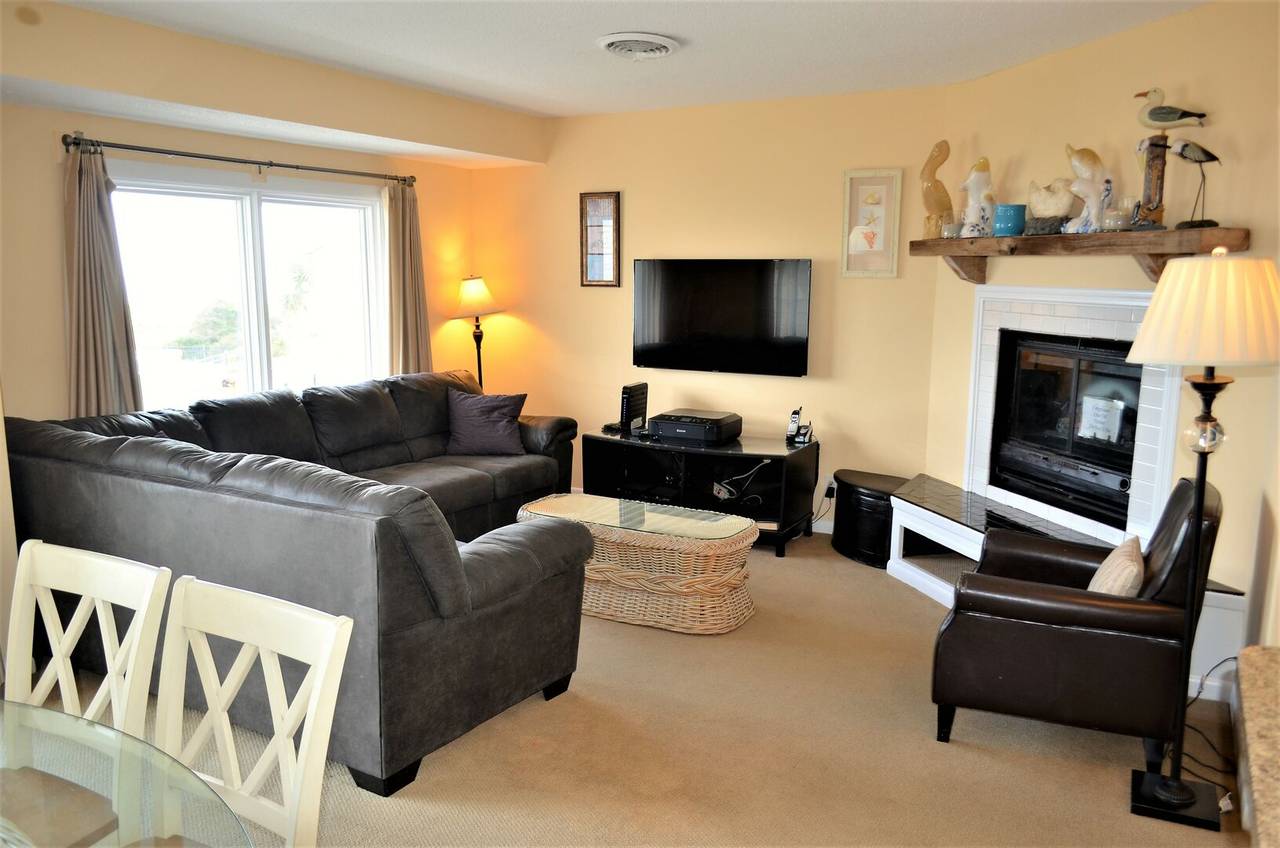 Living Room (Fireplace is not operational.) Living Room (Fireplace is not operational.)