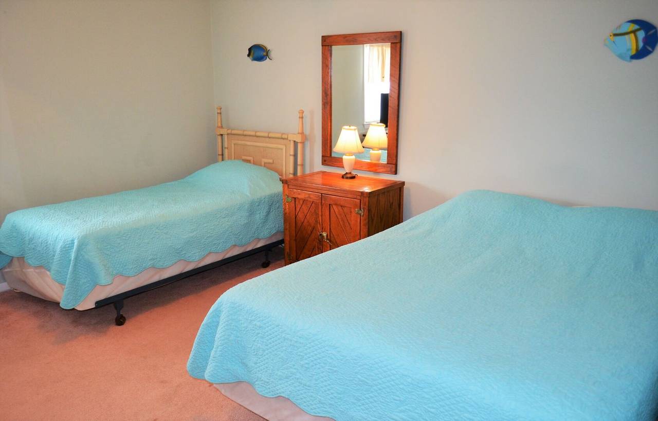 Bedroom 1 Upstairs - 1 Single & 1 Queen Bedroom 1 Upstairs - 1 Single & 1 Queen