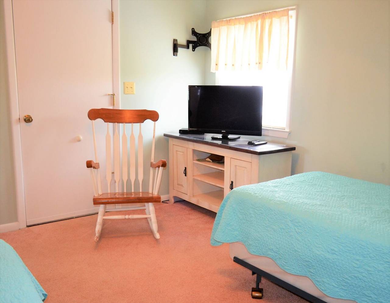 Flat Screen TV Flat Screen TV