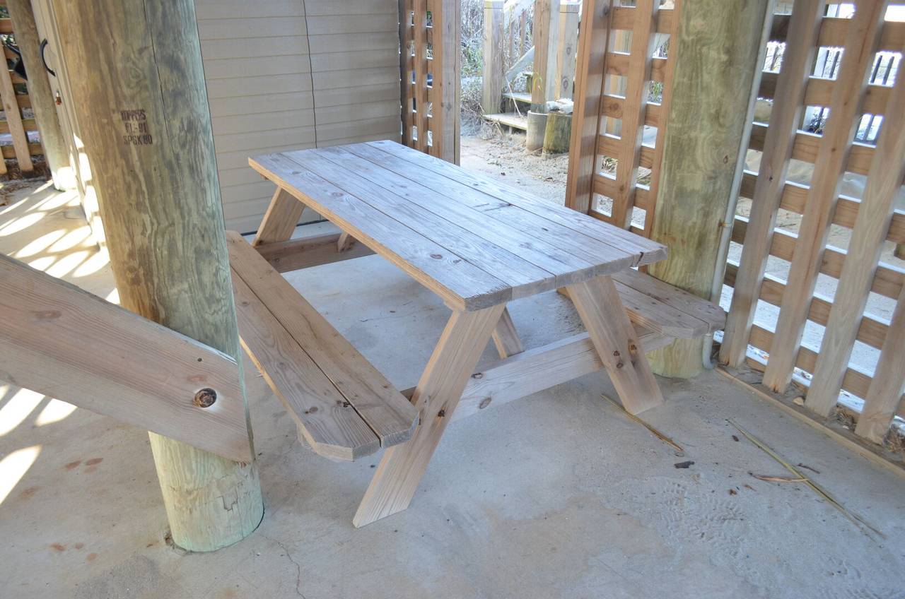 Picnic Area Underneath Home Picnic Area Underneath Home