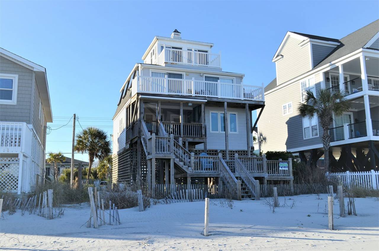 Three Levels to Enjoy Beach Life! Three Levels to Enjoy Beach Life!