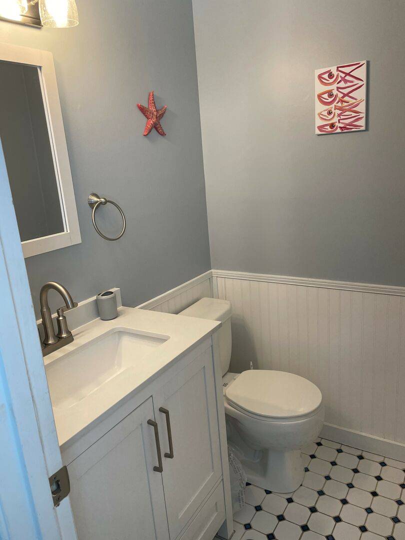 Half Bathroom in Bedroom 1 Half Bathroom in Bedroom 1