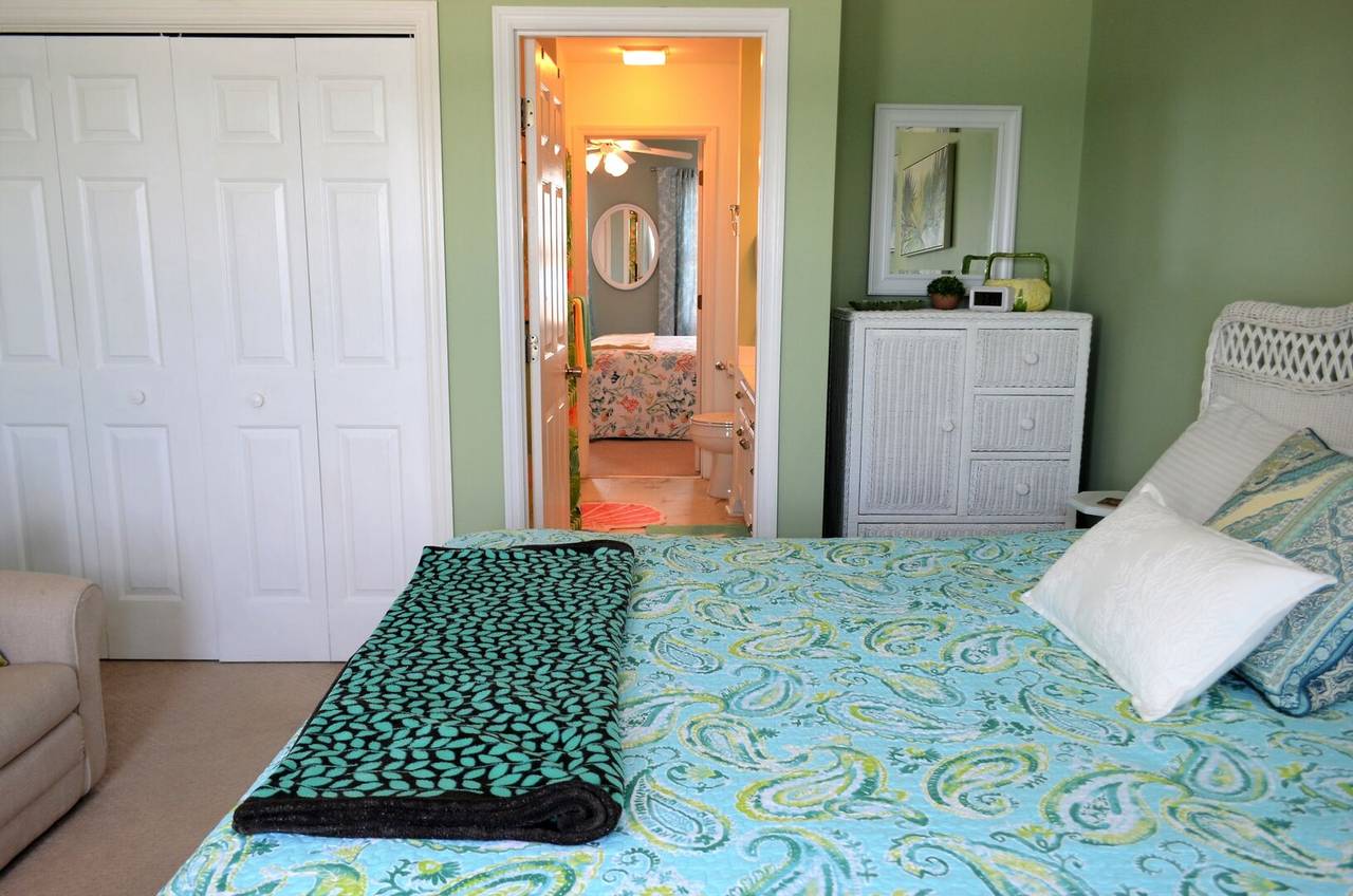 View to Jack & Jill Bath View to Jack & Jill Bath