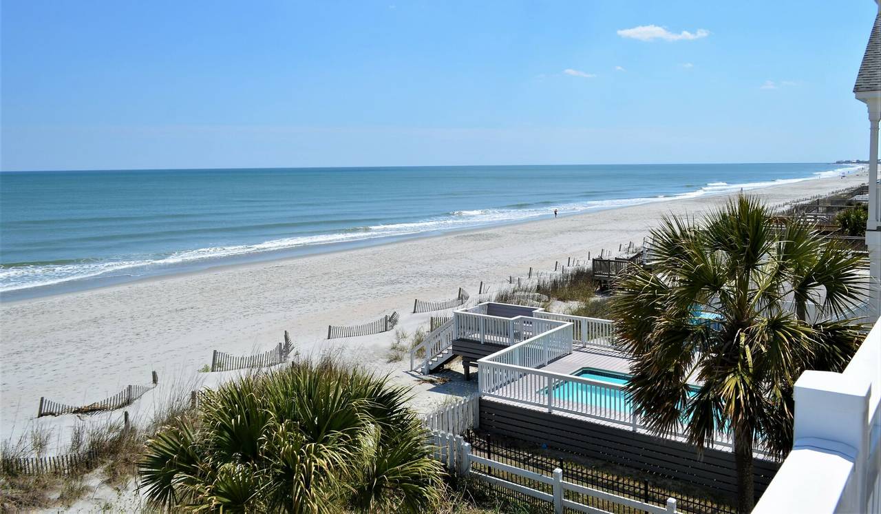 Hear the waves crashing & feel the ocean breeze! Hear the waves crashing & feel the ocean breeze!