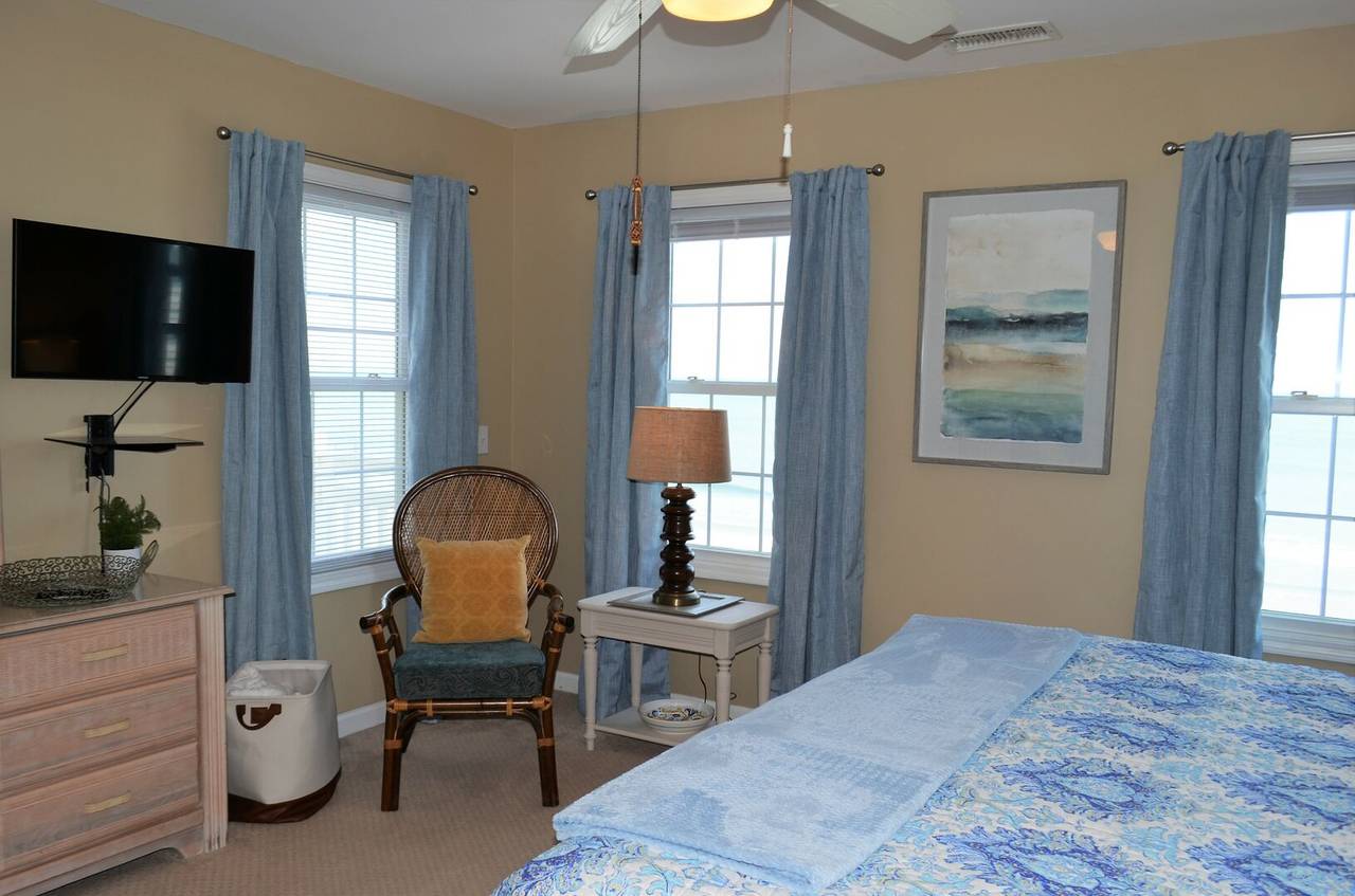 Watch TV or the ocean waves Watch TV or the ocean waves