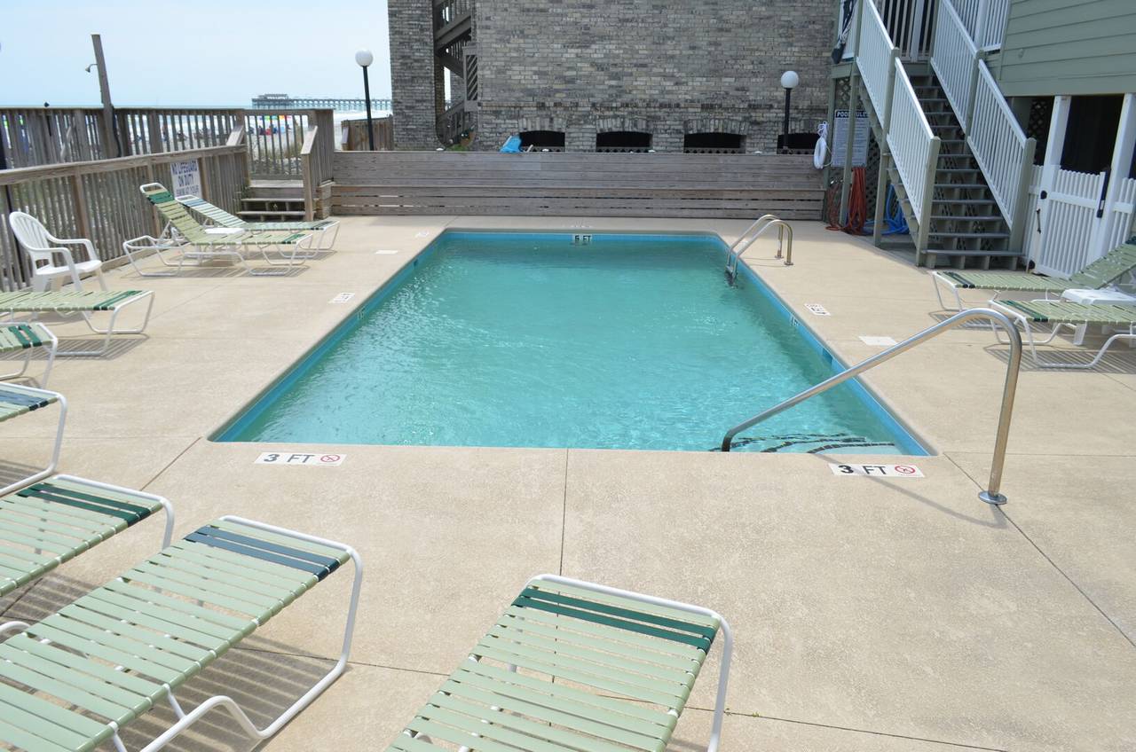 Pool is open Easter to November 1. Pool is open Easter to November 1.