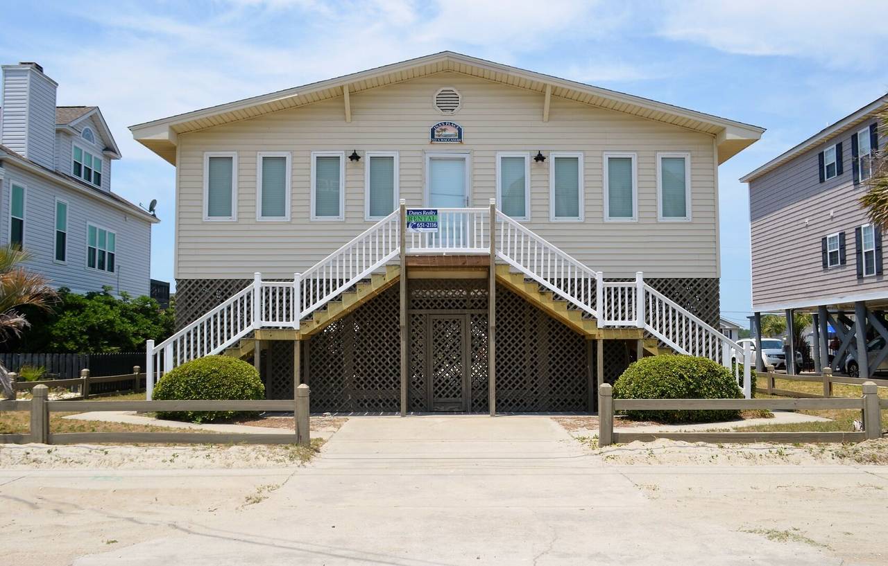 Street Side Exterior - Welcome to Ina's Place! Street Side Exterior - Welcome to Ina's Place!