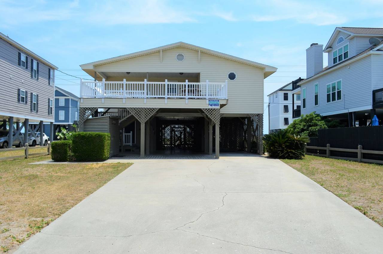 Exterior & Parking (Underwood Drive) Exterior & Parking (Underwood Drive)