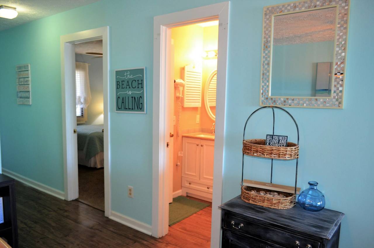 Entry View to Bedroom 2 Entry View to Bedroom 2