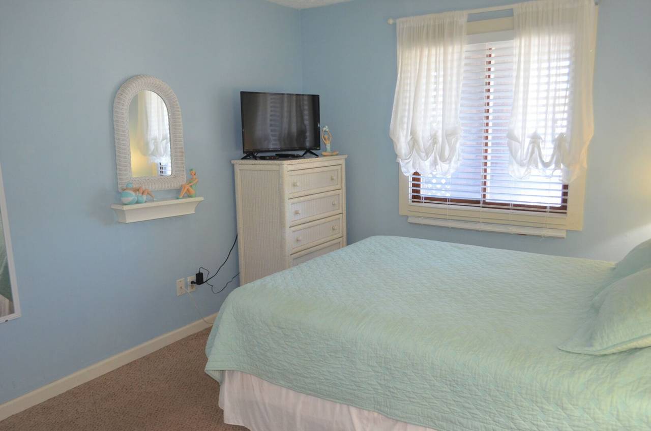 Each bedroom has their own TV! Each bedroom has their own TV!