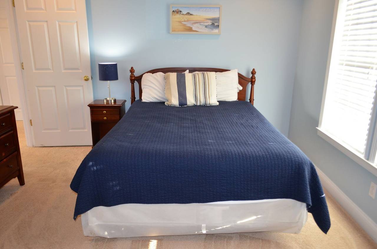 Bedroom 5 Up - 1 Queen Bed Bedroom 5 Up - 1 Queen Bed