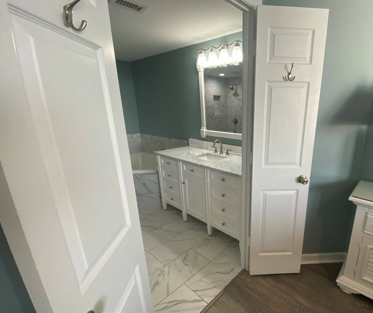 Bedroom 3 Bathroom with Garden Tub & Walk-In Shower Bedroom 3 Bathroom with Garden Tub & Walk-In Shower