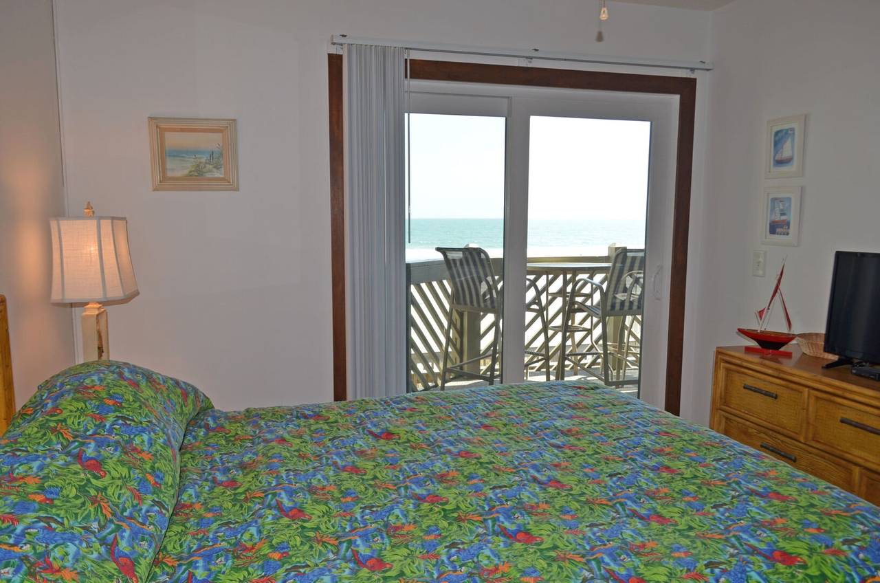 Bedroom 1 with Balcony Access Bedroom 1 with Balcony Access