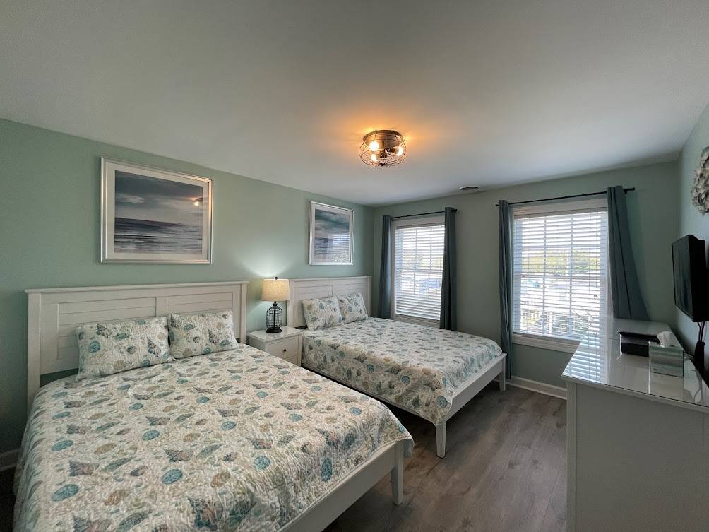 Bedroom 2 up - 2 Queens Bedroom 2 up - 2 Queens