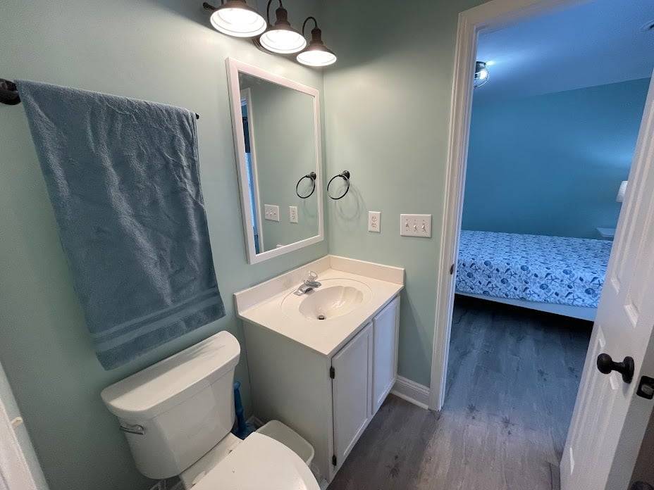 Bath 3 (located between Bedrooms 3 and 4) Bath 3 (located between Bedrooms 3 and 4)