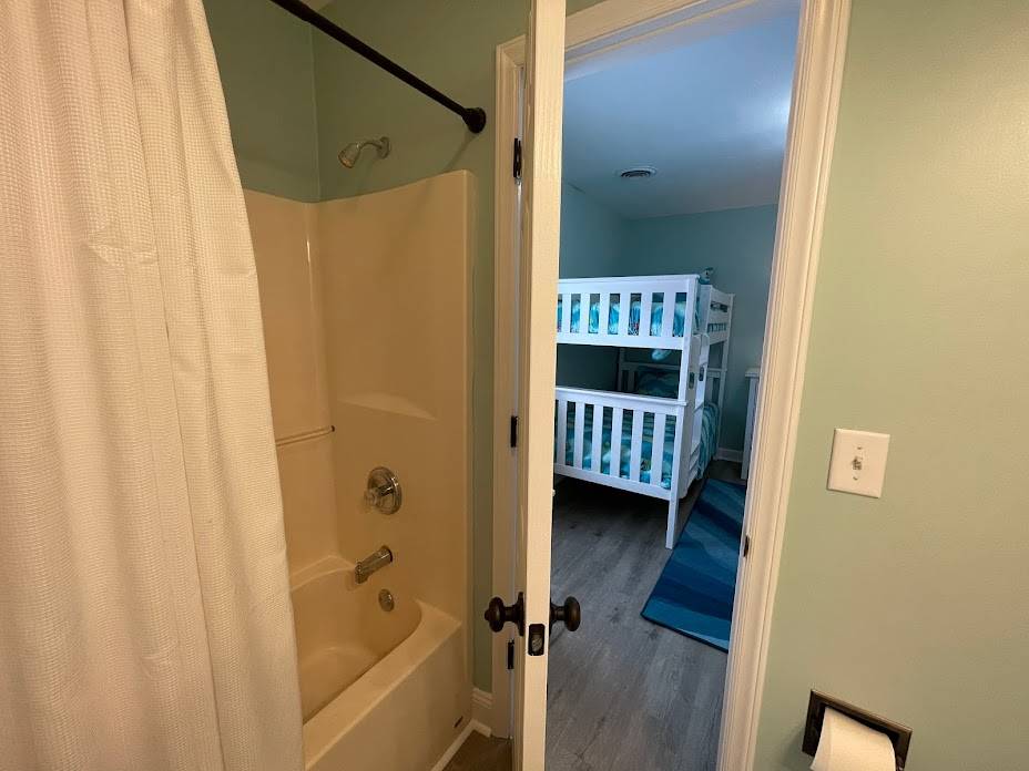 Bath 3 (located between Bedrooms 3 and 4) Bath 3 (located between Bedrooms 3 and 4)