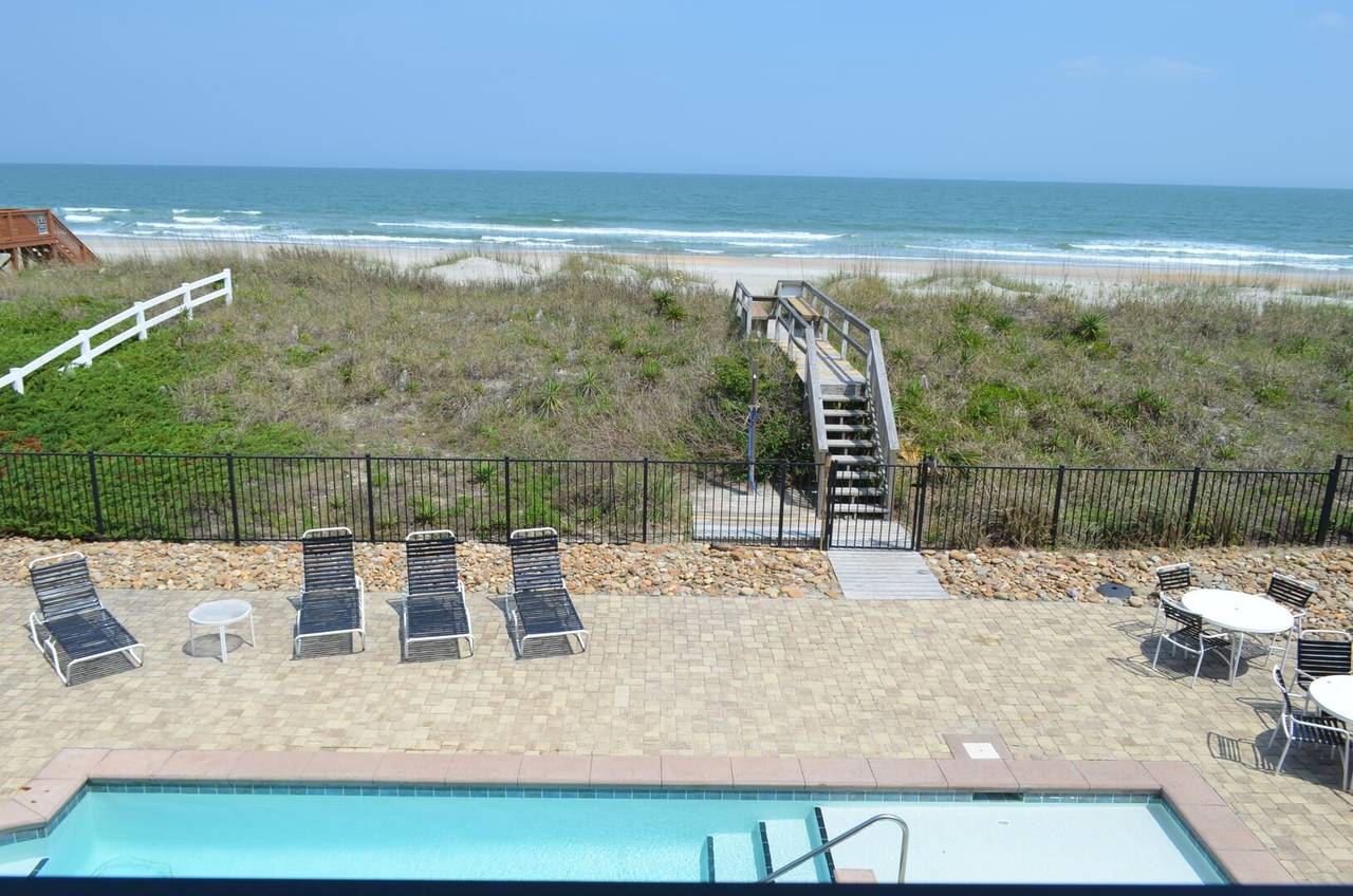 Ocean and private pool views Ocean and private pool views