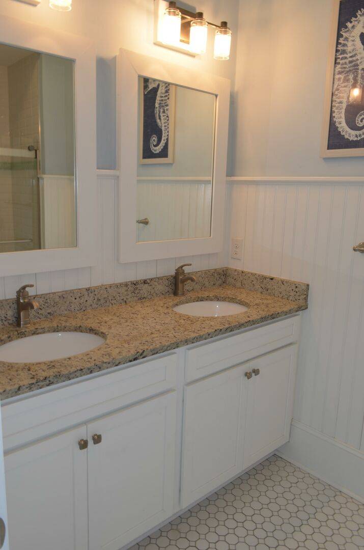Bedroom 2 with double vanity Bedroom 2 with double vanity
