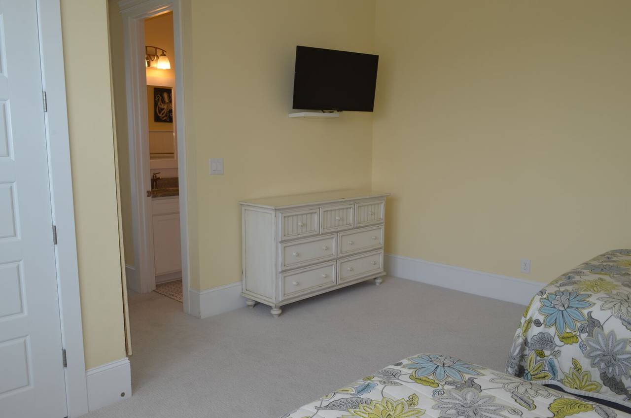 Bedroom 3 tv with private bath entry Bedroom 3 tv with private bath entry