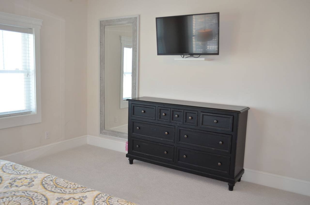 Bedroom 4 wall mount tv Bedroom 4 wall mount tv