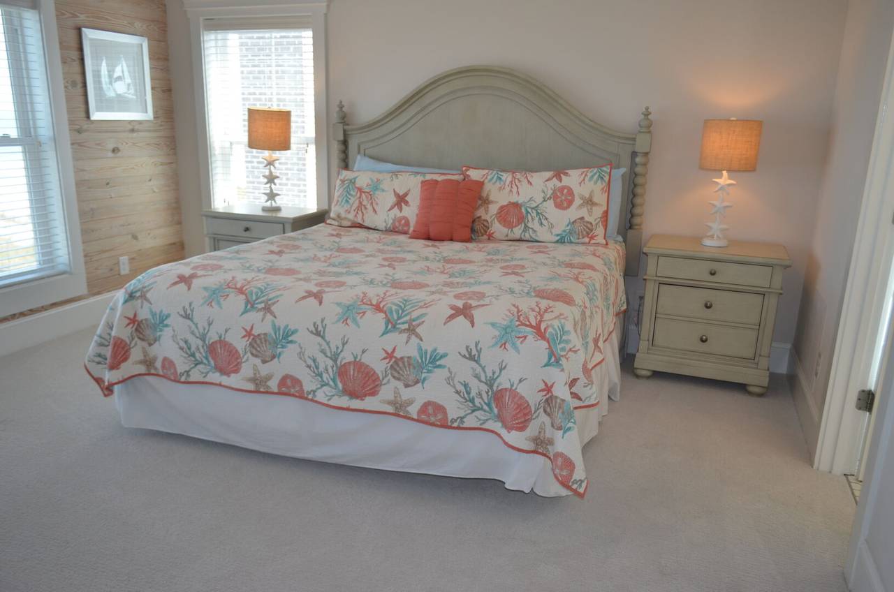 Bedroom 5 up - King Bedroom 5 up - King