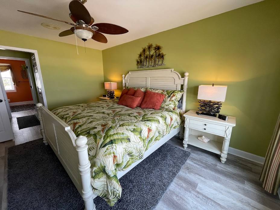 Bedroom 5 up (King) Bedroom 5 up (King)