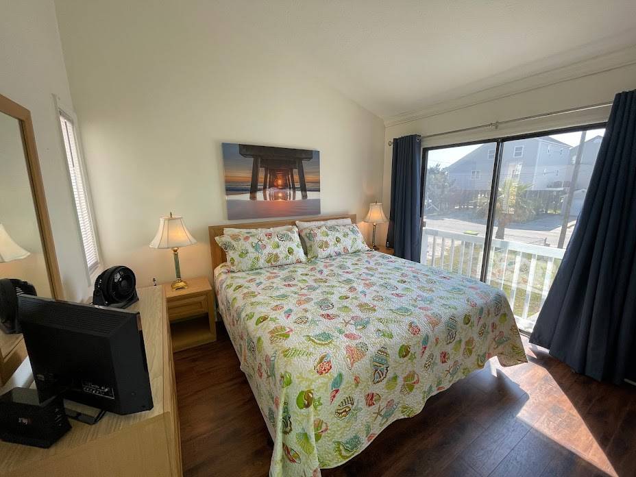 Bedroom 3 (king) Bedroom 3 (king)