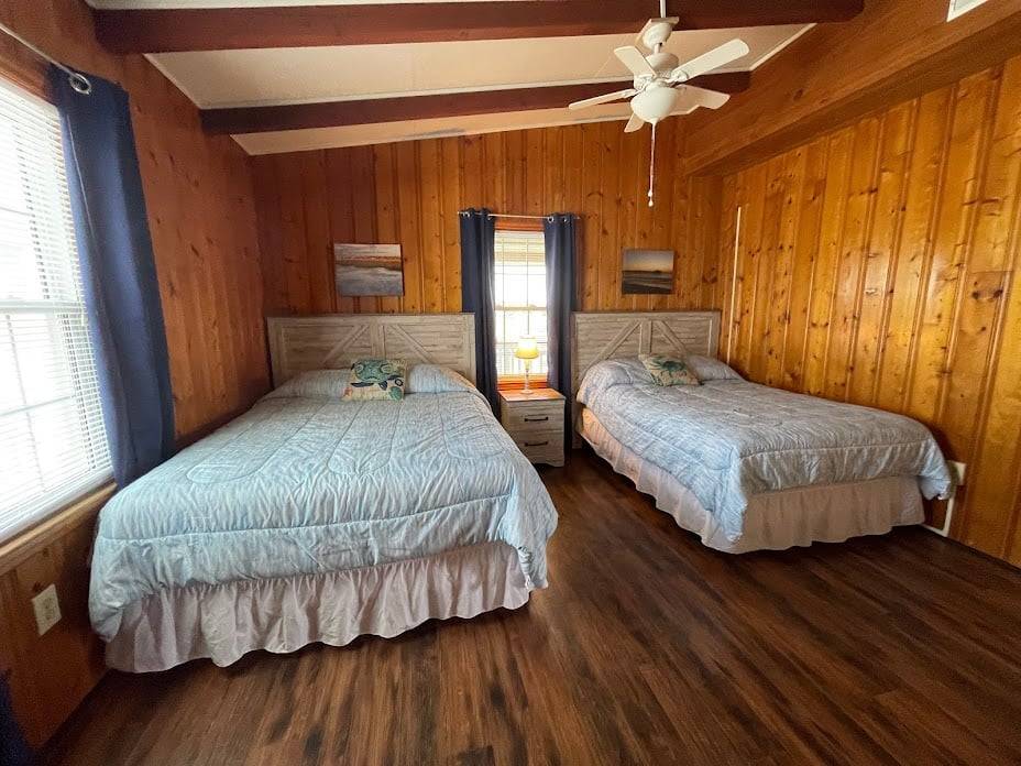 Bedroom 1 (queen, double) Bedroom 1 (queen, double)