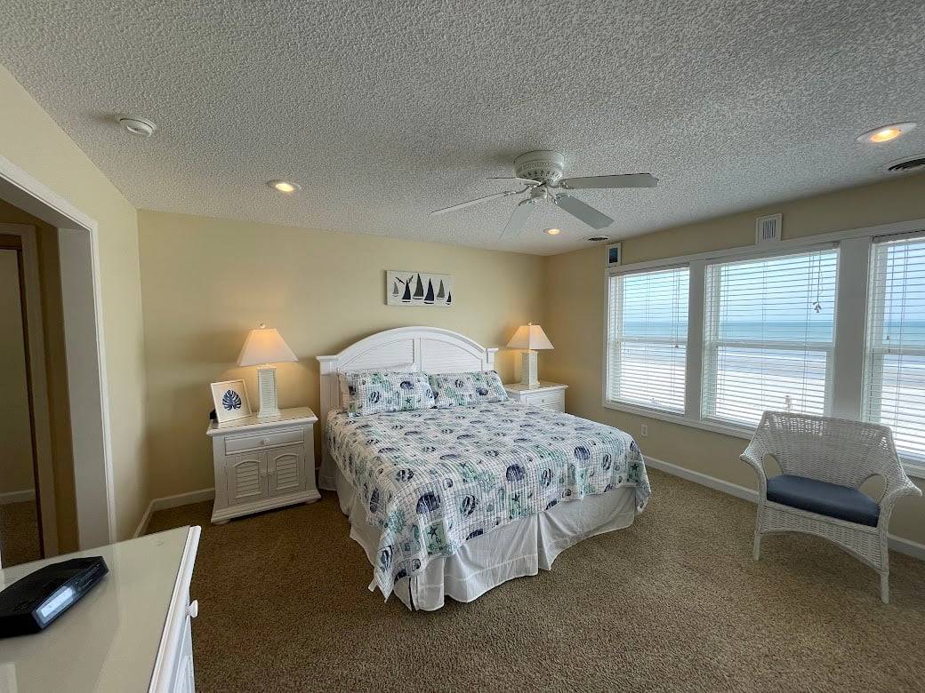 Bedroom 5 up - King Bedroom 5 up - King