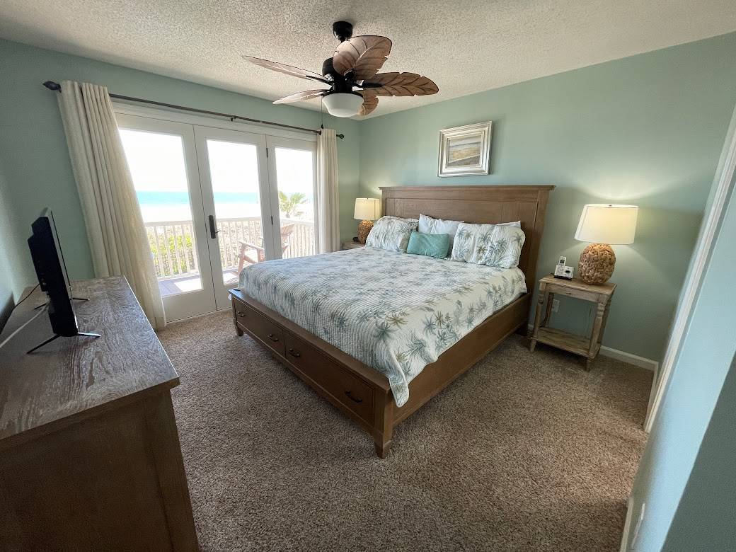 Bedroom 2 down - King Bedroom 2 down - King
