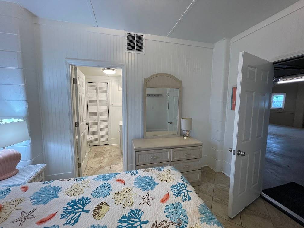 Bedroom 5 (No Inside Stairway) Bedroom 5 (No Inside Stairway)