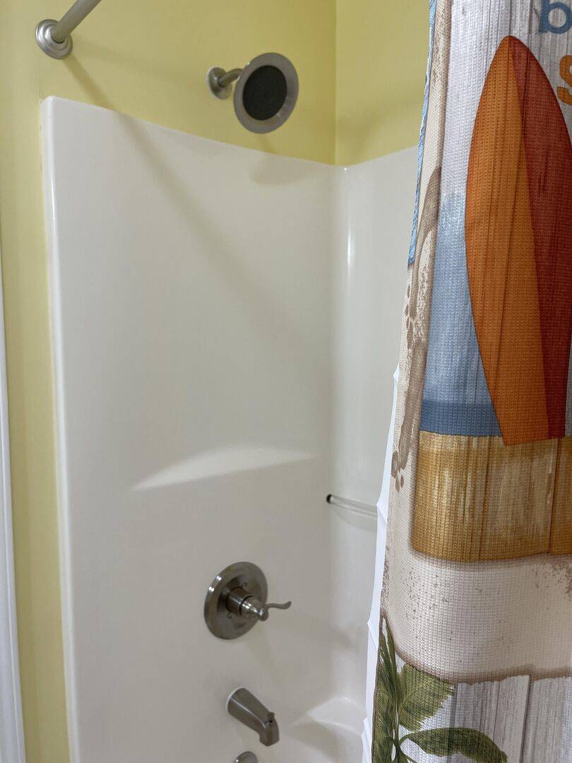 Tub/Shower Combo Tub/Shower Combo