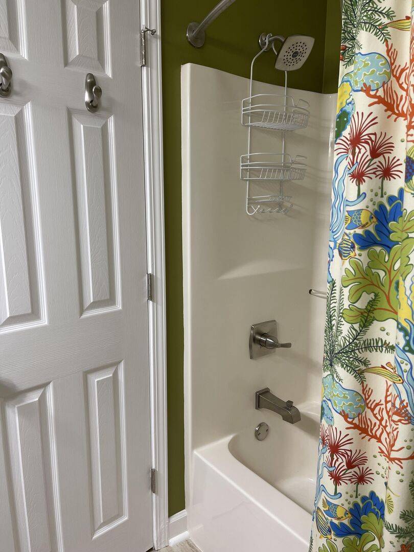 Tub/Shower Combo Tub/Shower Combo