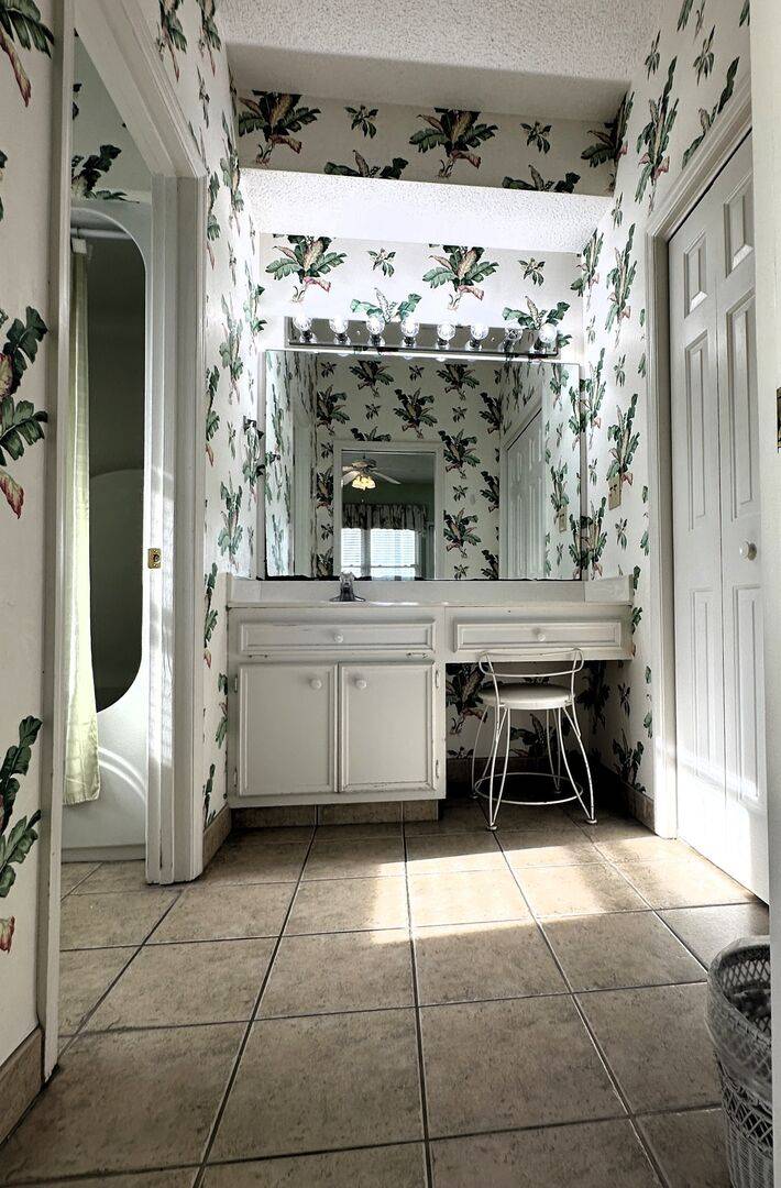 Ensuite Bathroom Ensuite Bathroom