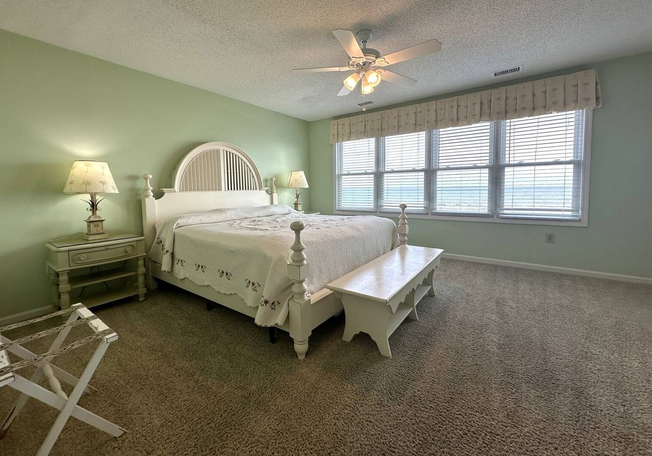 Bedroom 5 Up - 1 King Bedroom 5 Up - 1 King
