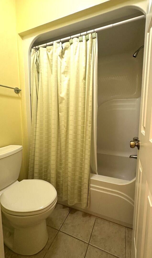 Tub/Shower Combo Tub/Shower Combo
