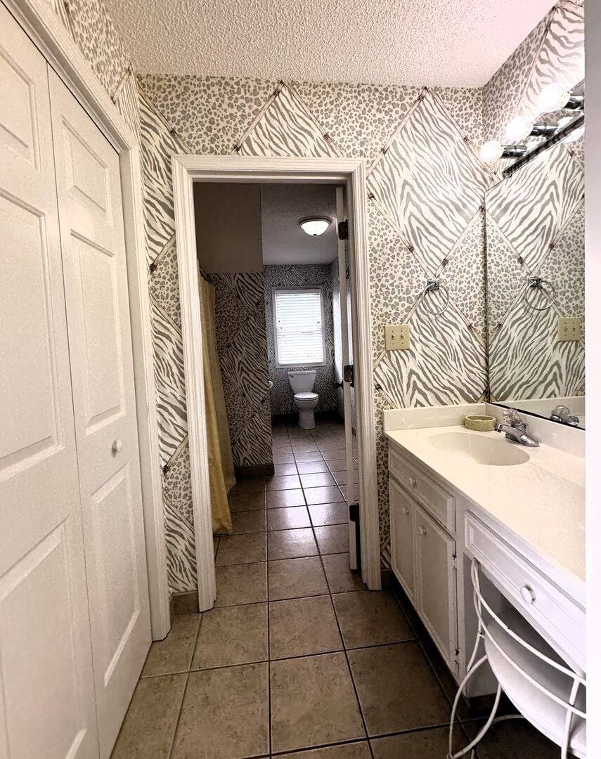Ensuite Bathroom With Large Vanity and... Ensuite Bathroom With Large Vanity and...