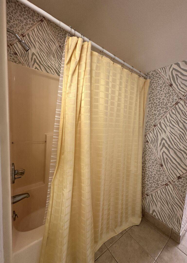 Tub/Shower Combo Tub/Shower Combo