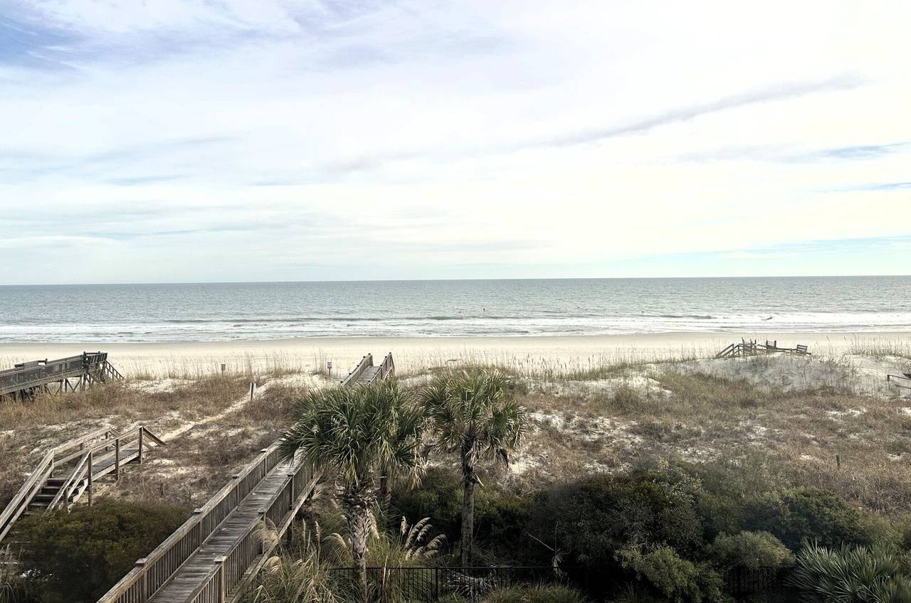 Direct Beach Access Direct Beach Access