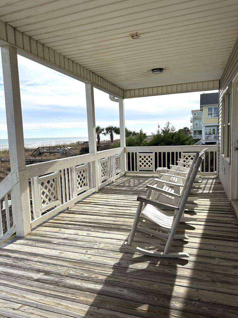 Feel the ocean breeze! Feel the ocean breeze!