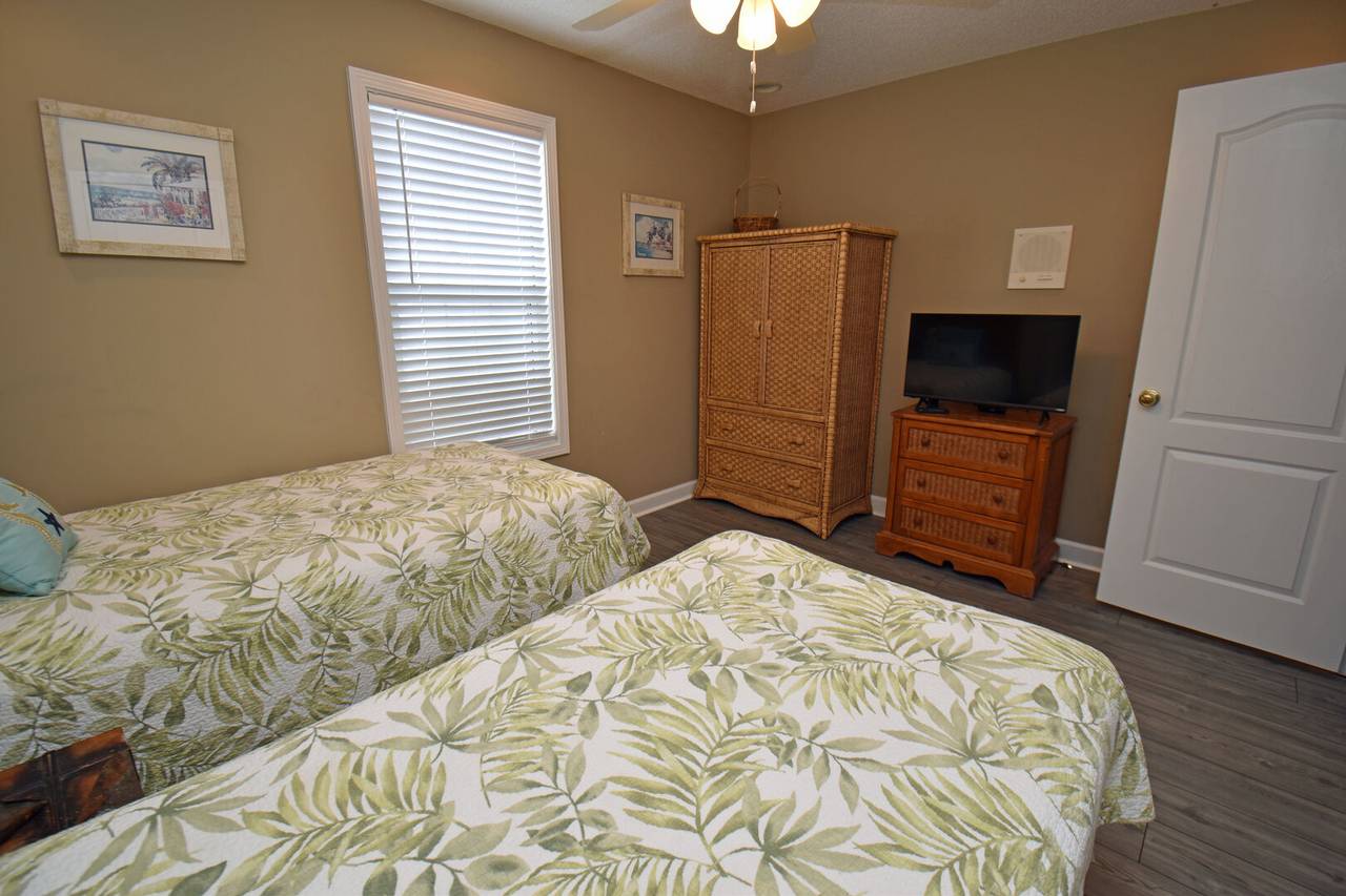 Bedroom 1 down Bedroom 1 down