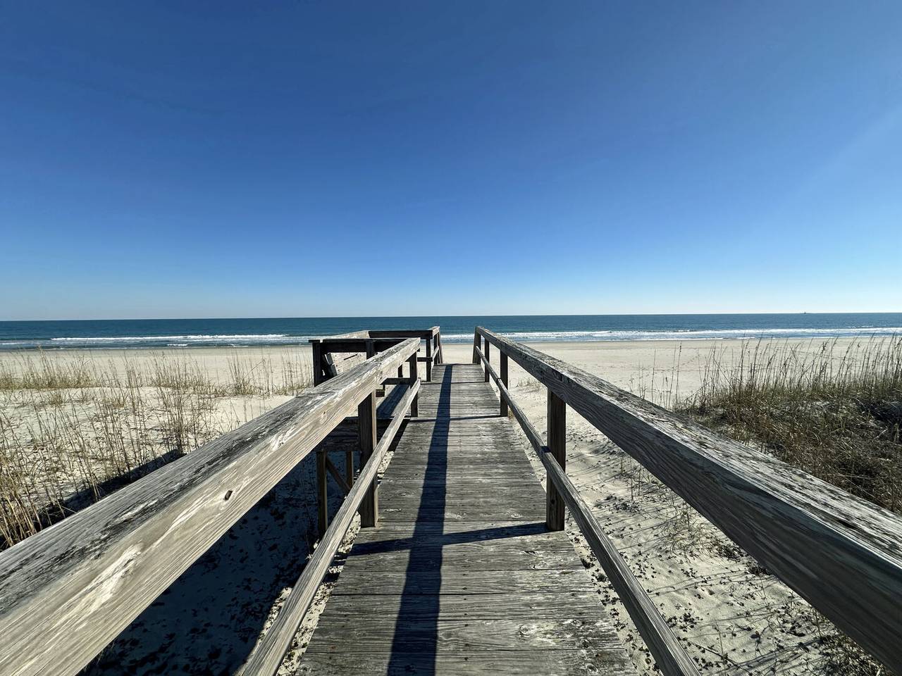 Small Bench Seat Beachside! Small Bench Seat Beachside!
