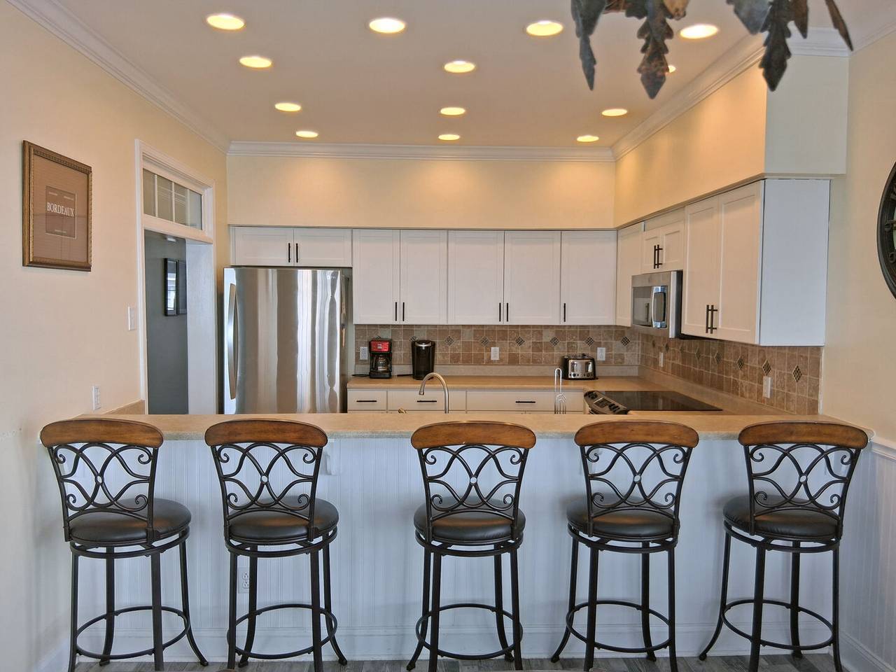 Extra Seating at the Bar Extra Seating at the Bar