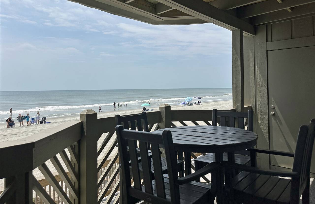 Feel the ocean breeze! Feel the ocean breeze!