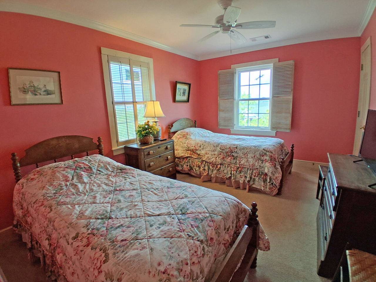 Bedroom 3 Upstairs - 2 Single Beds Bedroom 3 Upstairs - 2 Single Beds