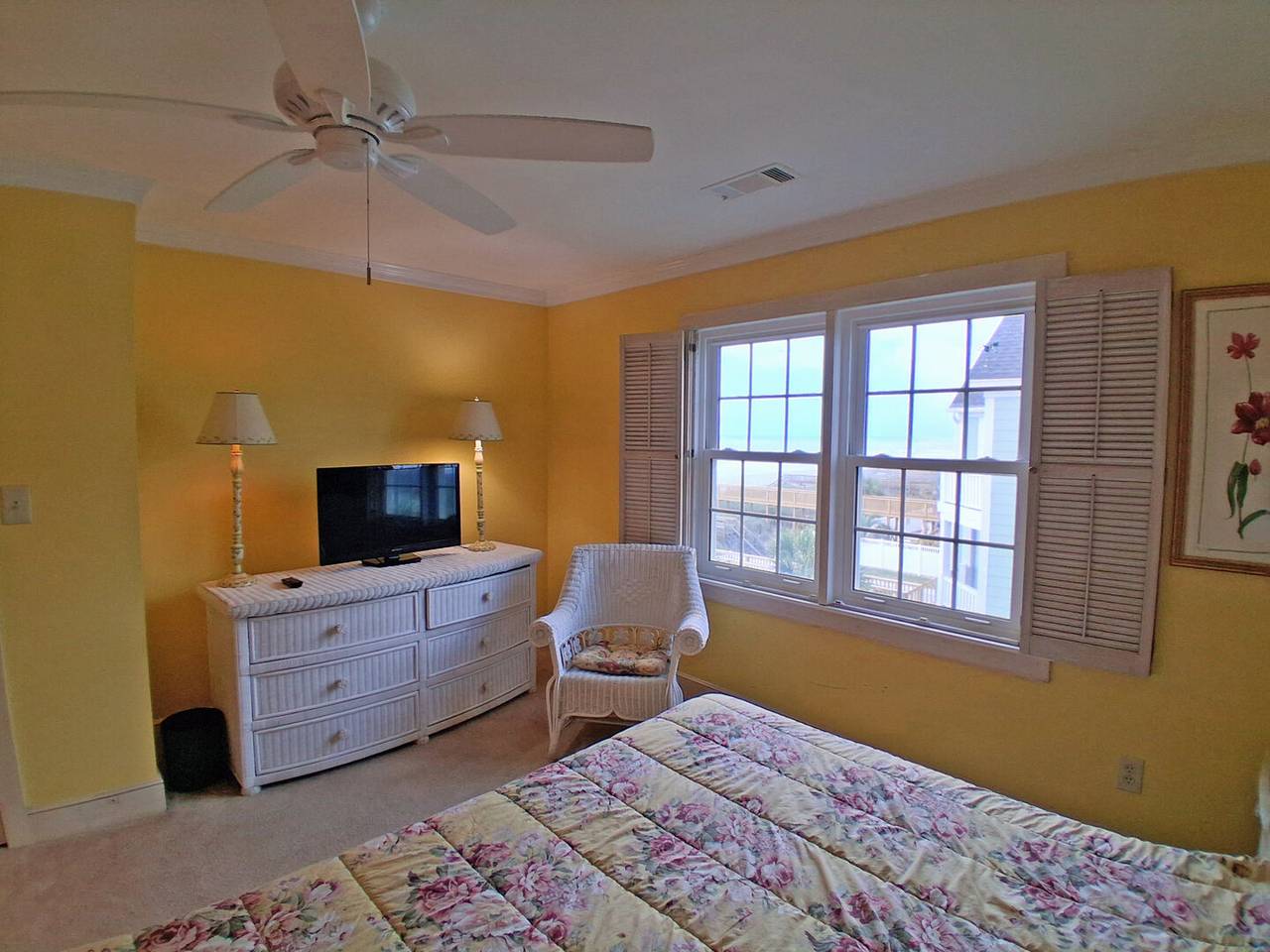 Watch Tv and Enjoy The View! Watch Tv and Enjoy The View!