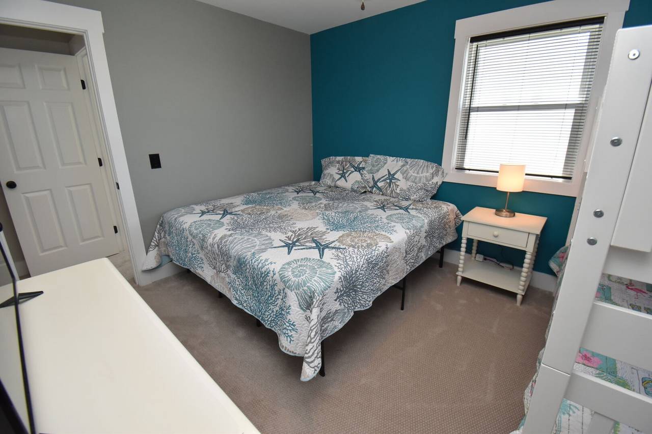King Bed with Single Bunks King Bed with Single Bunks