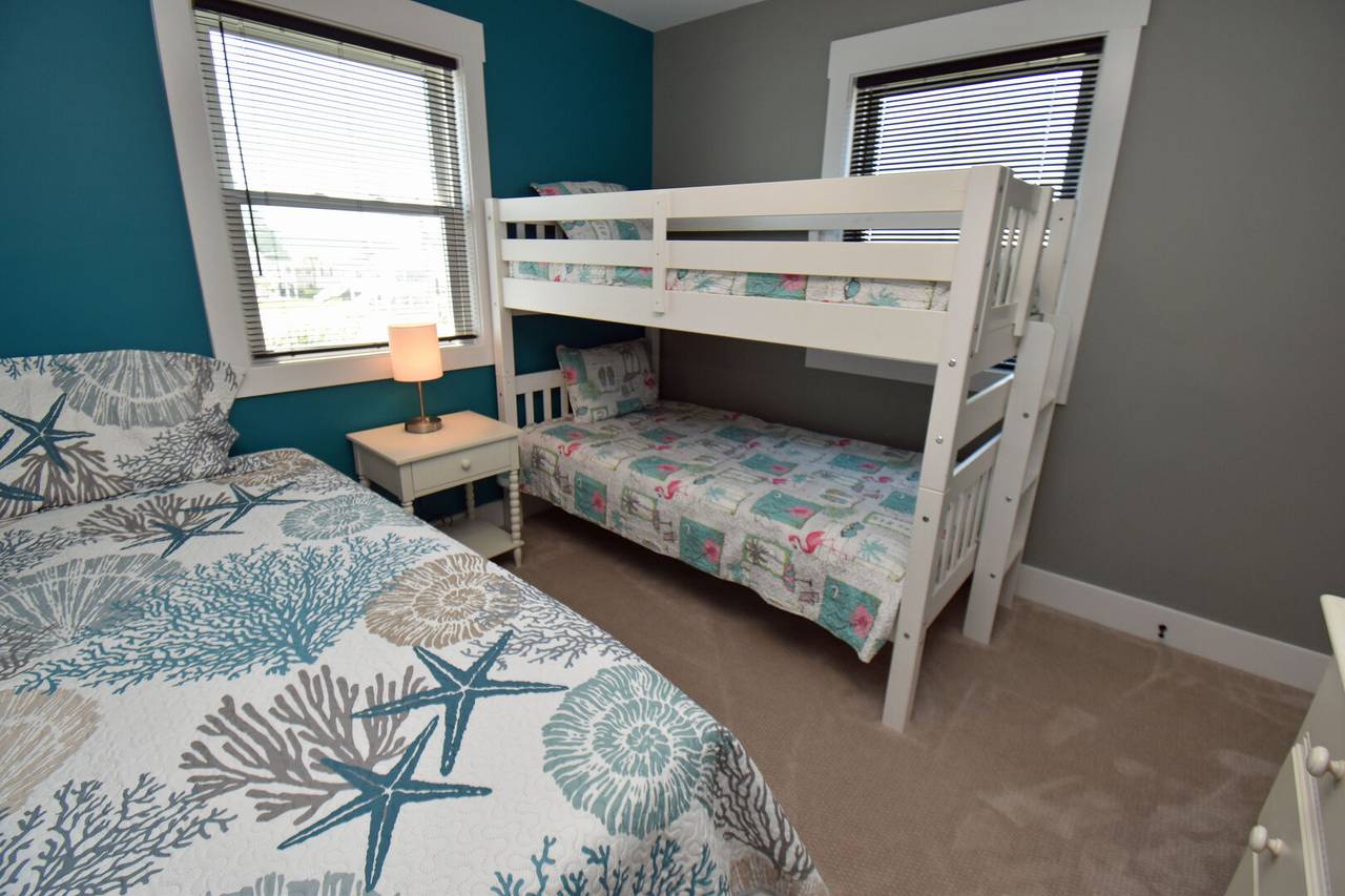 King Bed with Single Bunks King Bed with Single Bunks